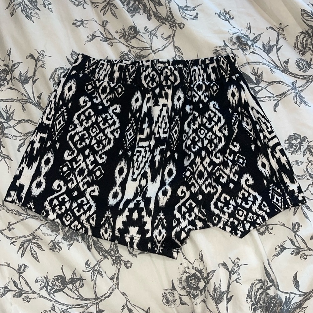 Black and white skort